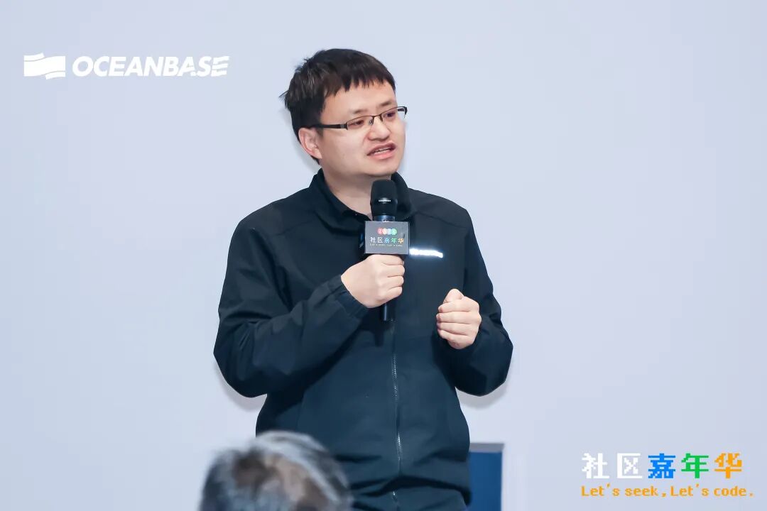 社区嘉年华现场直击！开源开放，生态共赢！13岁少年拿下 AI Coding 第二名！
