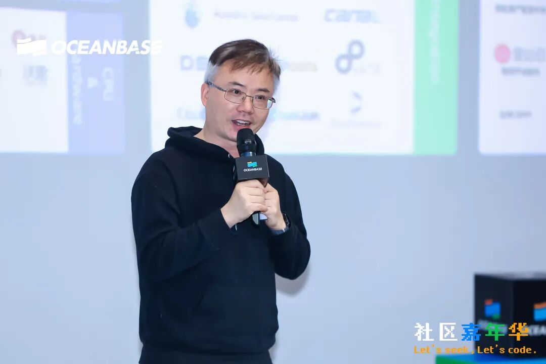 社区嘉年华现场直击！开源开放，生态共赢！13岁少年拿下 AI Coding 第二名！