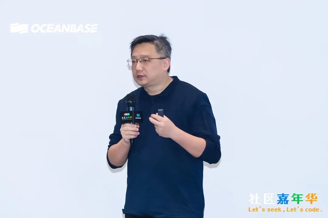 社区嘉年华现场直击！开源开放，生态共赢！13岁少年拿下 AI Coding 第二名！